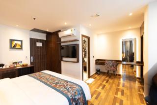Hyphen Business Hotel - Noida - 5