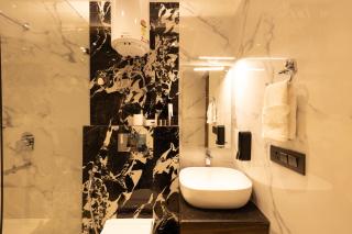 Hyphen Business Hotel - Noida - 5