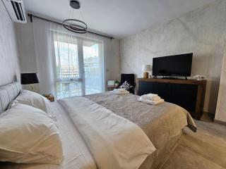 Rea Home Apartment - Modern & Stylish Stay - Sofia - 0
