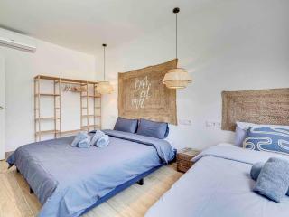 Casa Mandarina: 4 Bedrooms - 2 Terraces - Parking - Hospitalet de Llobregat - 1