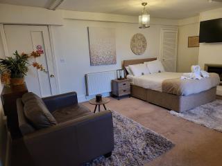 Seaside Flat with Fast WiFi - Scarborough - 8