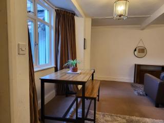Seaside Flat with Fast WiFi - Scarborough - 4