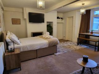 Seaside Flat with Fast WiFi - Scarborough - 3