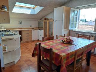 Appartamento Mansardato con 2 Camere da Letto - Muggiò - 0