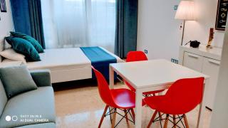 Hostal Estudios - Badalona - 9