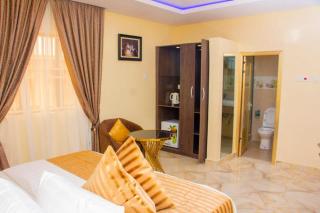 ERiTH APARTMENT & SUITES - 0