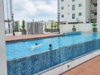 Strait Garden Family Suites by Maj - Jelutong - 1