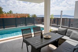 Sobol Apartments "Ventus" with private pool - Crikvenica - 0
