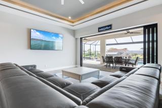New Home, Pool, Tiki Hut, Sleeps 8 - Villa Cielo Sur - Cabo Coral - 3