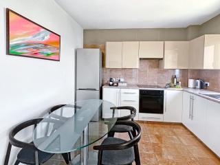 2BR SEAVIEW Apt in prime location 1 min from sea - Larnaca - 1