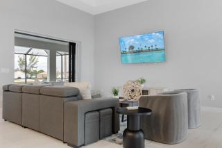 Villa Cloud 9- Roelens Vacations - Cape Coral - 3