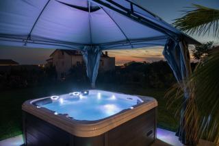 Villa Esea: Poolside Paradise & Relaxing Retreats - 5