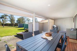 'Swan Cottage' Port Stephens Waterfront Solace - 3