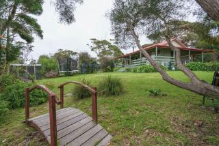 'Flinders Cabin' A Cosy Family Beach Shack - 0