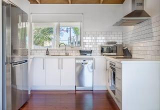 'Charming Seaside Bungalow' A Peninsula Hideaway - Rye - 8
