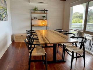 'Charming Seaside Bungalow' A Peninsula Hideaway - 4