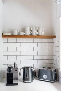 'Charming Seaside Bungalow' A Peninsula Hideaway - Rye - 2