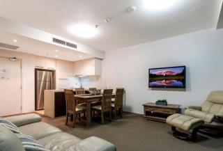 'Marlin Parade' Waterfront Getaway with Rooftop Pool - Cairns - 3