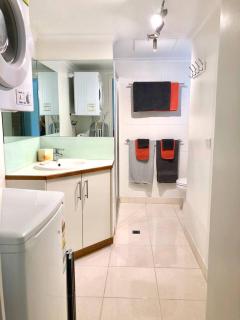 Coastal Living near Shops and Botanical Gardens - Edge Hill - 3