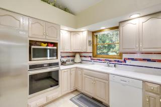 Sturgis Home with Yard Less Than 1 Mi to Minnewaukan Lake - 2