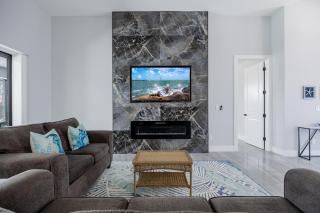 Pool overlooking canal, Outdoor Grilling station - Villa Sand Dollar Siesta - 3