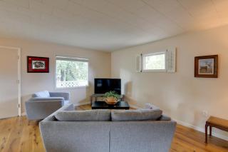 Downtown Anchorage Vacation Rental w/ Garden Views - 7