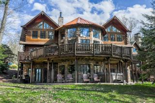 Grand Chestnut Lodge - 1