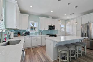 Just Beachy Spectacular oceanfront with heated pool - 7