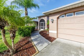 Villa Coral Retreat- Roelens Vacations - Cape Coral - 3