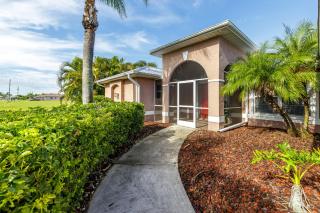Villa Coral Retreat- Roelens Vacations - Cape Coral - 2
