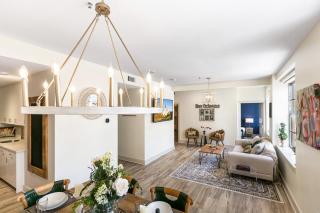 Amazing 3-Bedroom Luxury Condo Just Steps to the French Quarter - New Orleans - 1