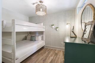 Amazing 3-Bedroom Luxury Condo Just Steps to the French Quarter - New Orleans - 4