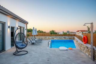Halaro Villa - Gerani - 1