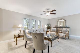 Waterfront Villa Custom Heated Pool & Great Outside Space - Villa Del Cattos - Roelens Vacations - Cape Coral - 5