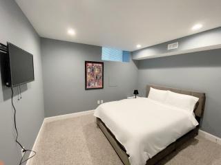 The Blue House! Modern+ Rooftop deck+ Parking - Baltimore - 2