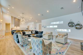 Relax Fireside! Waterfront Malakoff Home with Pool - 5