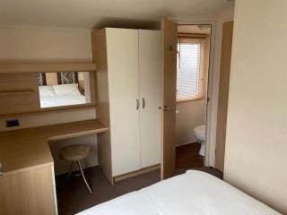 8 berth pet friendly caravan Lyons Robin Hood - Meliden - 6
