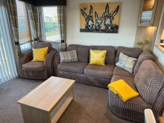 8 berth pet friendly caravan Lyons Robin Hood - Meliden - 3