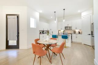 Modern Houston Home w/ Yard, 3 Mi to Toyota Center - 5