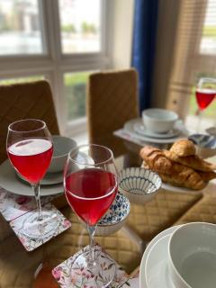 Beautiful 2 bed waterfront apartment with parking perfect for Canary Wharf - 2 bed 2 bath apartment with High speed WIFI and Netflix and parking - Londra - 7