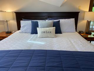 Spouter Inn Bed & Breakfast - Lincolnville - 4