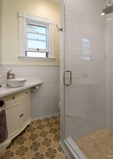 Upscale Downtown Home Walk to Beach shops Bars 2 - Santa Barbara - 1