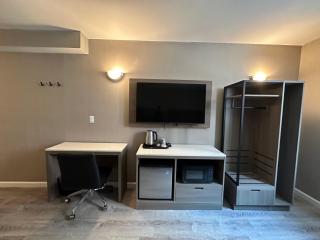 Regal Inn & Suites New York LaGuardia Hotel - 6