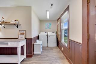 Beachy Keen, North Myrtle Beach beach single-family house, 150 feet to ocean! Pets welcome! - Myrtle Beach - 1