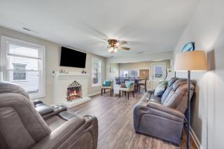 Beachy Keen, North Myrtle Beach beach single-family house, 150 feet to ocean! Pets welcome! - Myrtle Beach - 0