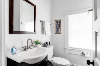 Chic Urban Couples Retreat: Perfect Getaway 'n RVA - Richmond - 2