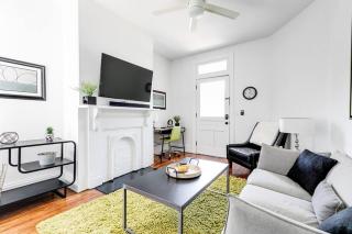 Chic Urban Couples Retreat: Perfect Getaway 'n RVA - Richmond - 8