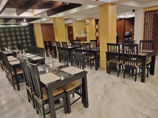 Hotel S R Castle - 2