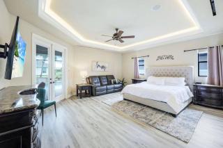 Arcade Thrills at Stunning Pelican Villa - Cape Coral - 1
