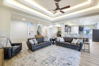 Arcade Thrills at Stunning Pelican Villa - Cape Coral - 2
